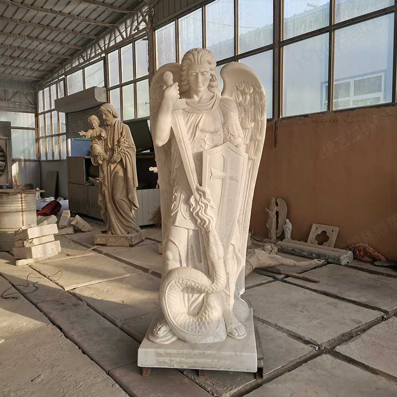 圣邁克雕塑，大理石圣邁克