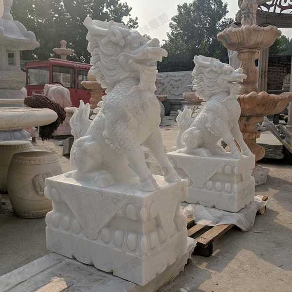 什么是傳統(tǒng)景觀中的藝術(shù)雕塑呢？